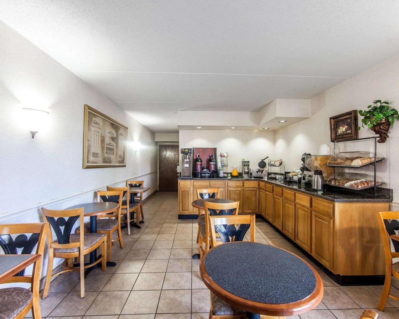 Rodeway Inn Світвотер Екстер'єр фото